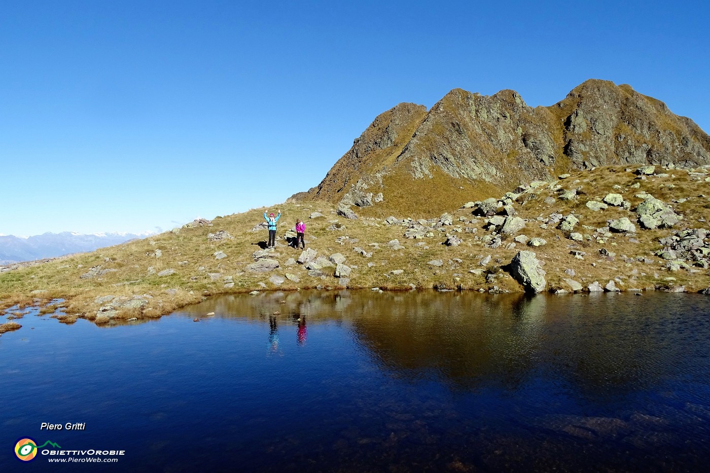 28 Bellissimo laghetto col Monte Verrobbio sullo sfondo.JPG -                                